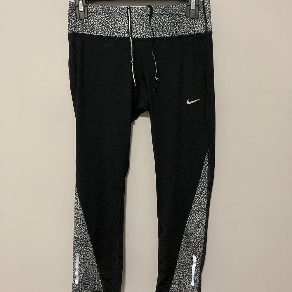 Nike Black and White Patterned Dri Fit Drawstring Capri Legging